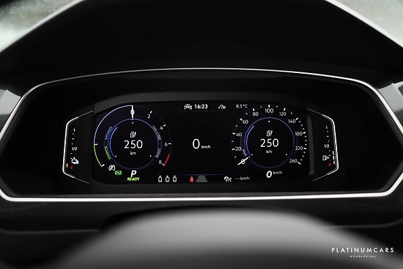 Volkswagen Tiguan 9 of 19