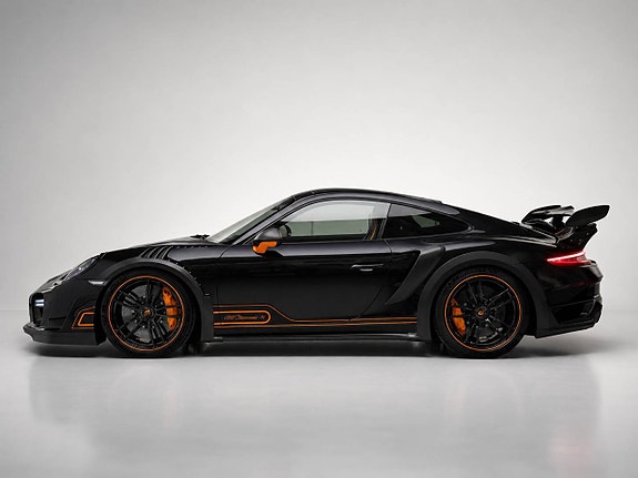 Porsche 911 Turbo S 2 of 5