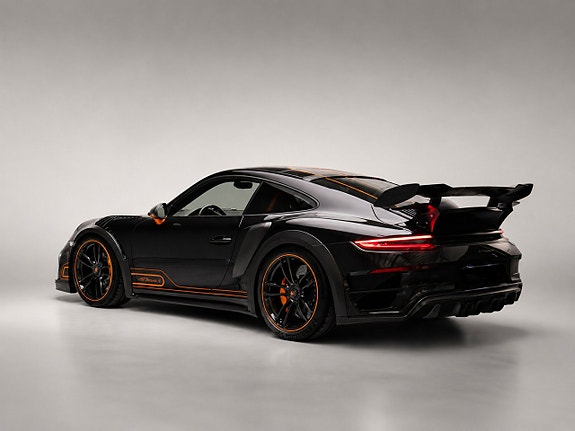 Porsche 911 Turbo S 3 of 5