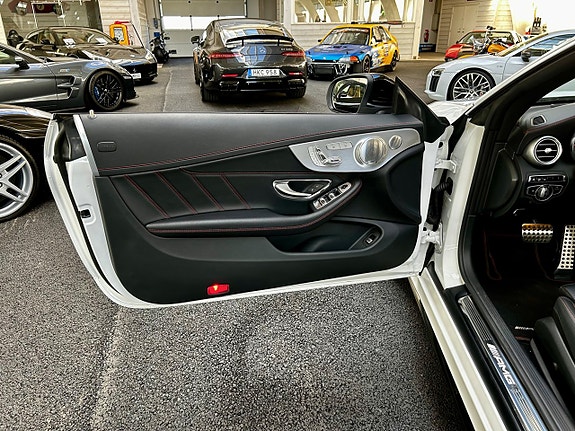 Mercedes-Benz AMG GT Black Series 7 of 15