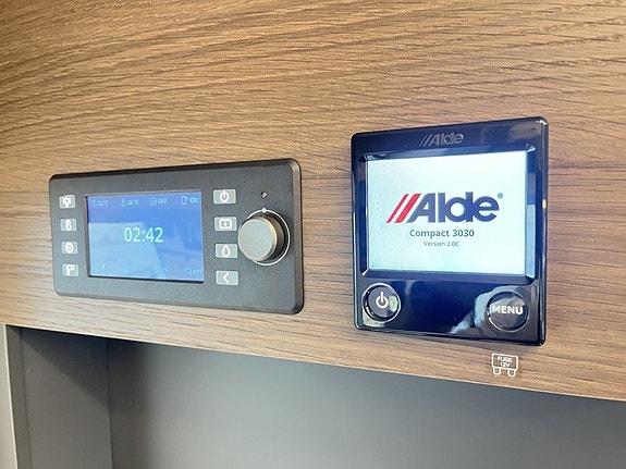 Adria SONIC SUPREME 700 DC (ALDE+Aut 180hk+LÅGMIL+Solcell+Inv+Litium) 24 of 26