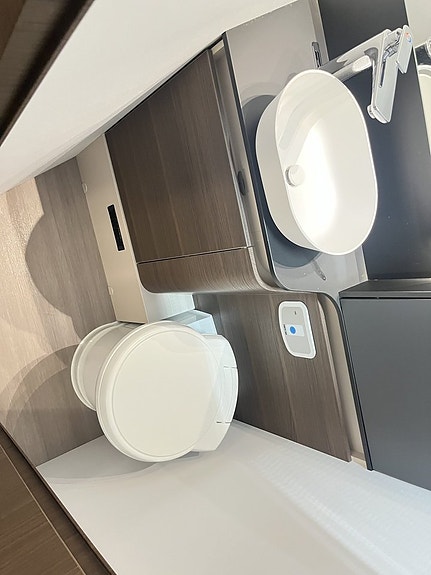 Adria SONIC SUPREME 700 DC (ALDE+Aut 180hk+LÅGMIL+Solcell+Inv+Litium) 21 of 26