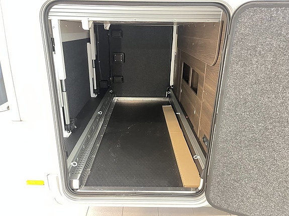 Adria SONIC SUPREME 700 DC (ALDE+Aut 180hk+LÅGMIL+Solcell+Inv+Litium) 10 of 26