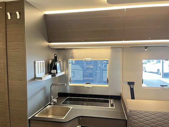 Adria SONIC SUPREME 700 DC (ALDE+Aut 180hk+LÅGMIL+Solcell+Inv+Litium) 16 of 26