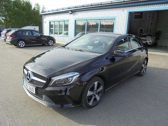 Mercedes-Benz A180 3 of 5