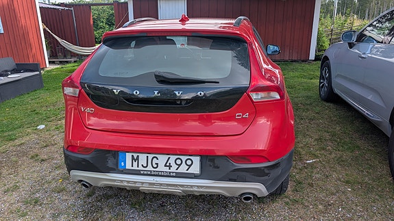 Volvo V40 Cross Country 2 of 6