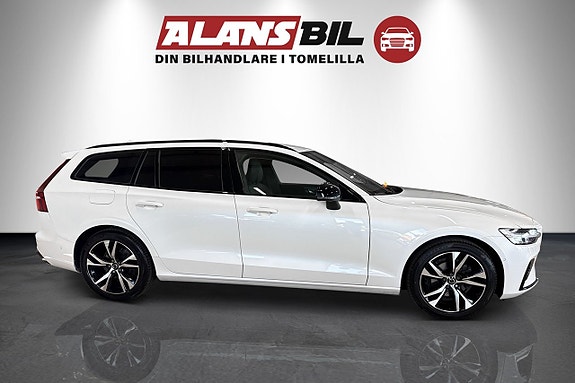 Volvo V60 2 of 5