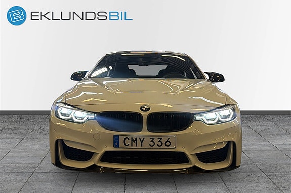 BMW M4 2 of 5