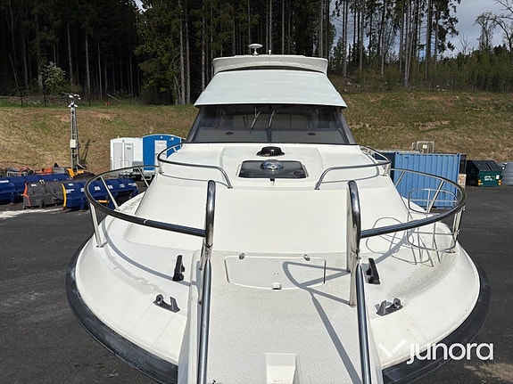 Båt med trailer - Tresfjord, 33 Cabin Cruiser 10 of 30