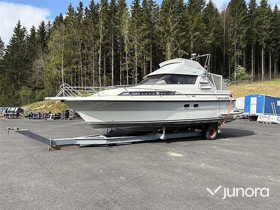Båt - Tresfjord, 33 Cabin Cruiser, Volvo Penta diesel, trailer
