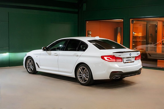 BMW 520d 3 of 5