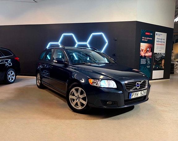 Volvo V50 2 of 5