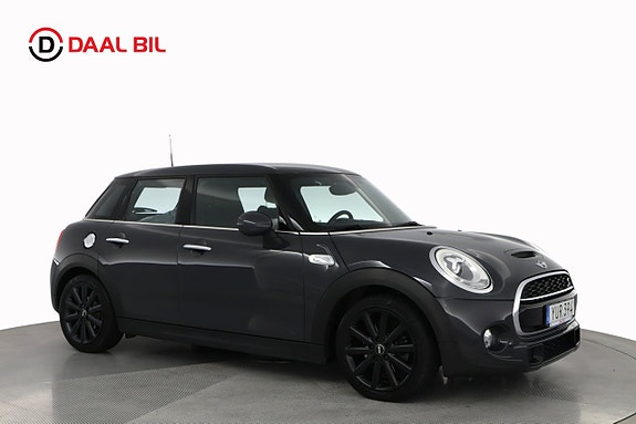 MINI Cooper S 4 of 5