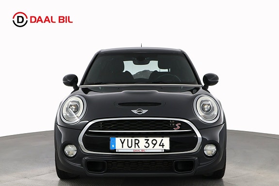 MINI Cooper S 2 of 5
