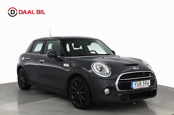 MINI Cooper S 3 of 5
