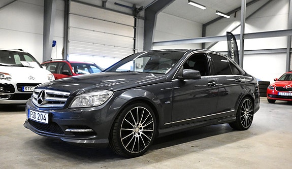 Mercedes-Benz C220 4 of 5