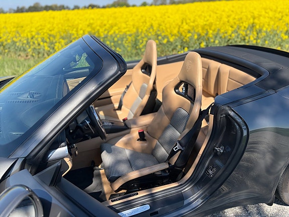Porsche 911 11 of 17