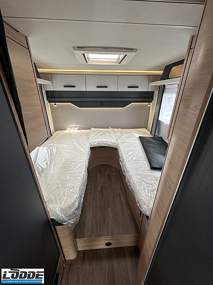 Knaus Live TI 650 MEG Black Selection LÅGA LÅNGBÄDDAR 10 of 13