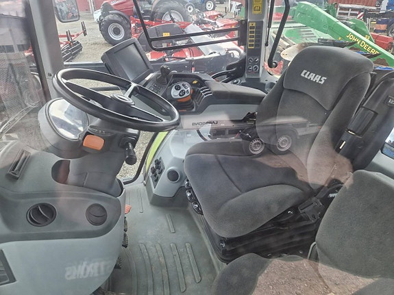 Claas Arion 640 4 of 4