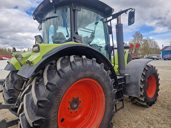 Claas Arion 640 2 of 4