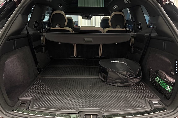Volvo EX90 16 of 23