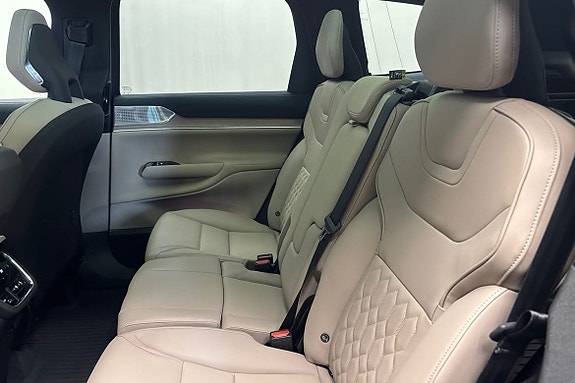 Volvo EX90 14 of 23