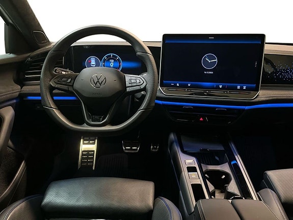 Volkswagen Passat 9 of 26