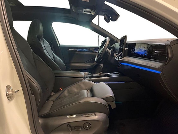 Volkswagen Passat 10 of 26
