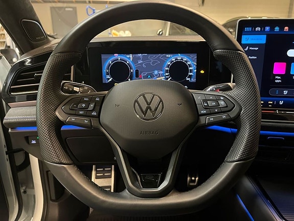 Volkswagen Passat 19 of 26