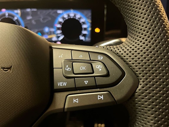 Volkswagen Passat 21 of 26