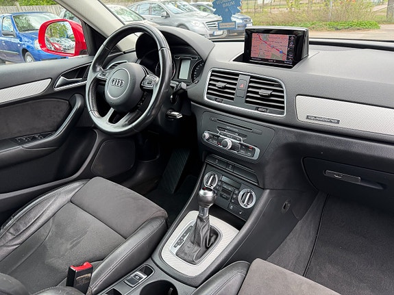 Audi Q3 12 of 17