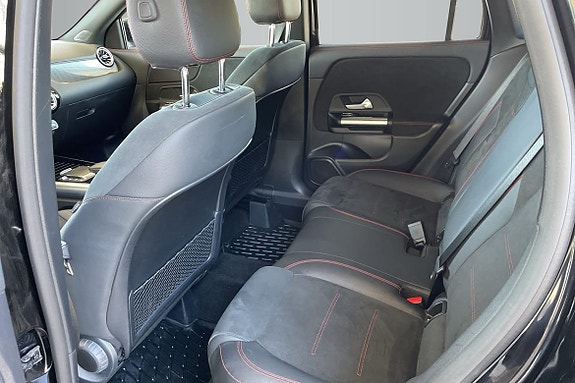 Mercedes-Benz GLA250 e 11 of 17