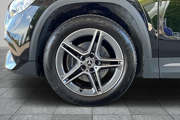 Mercedes-Benz GLA250 e 8 of 17