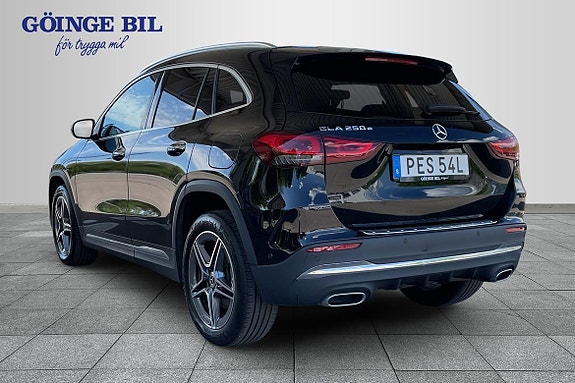 Mercedes-Benz GLA250 e 6 of 17