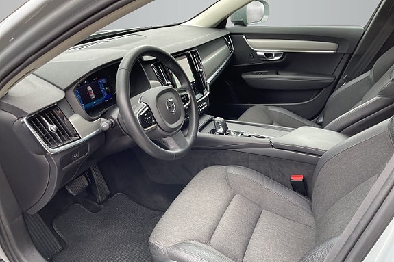Volvo V90 Cross Country 10 of 16