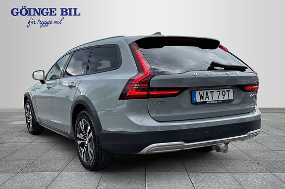 Volvo V90 Cross Country 6 of 16