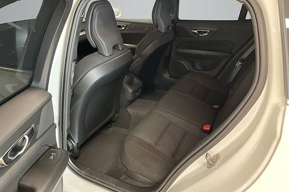 Volvo V60 11 of 16