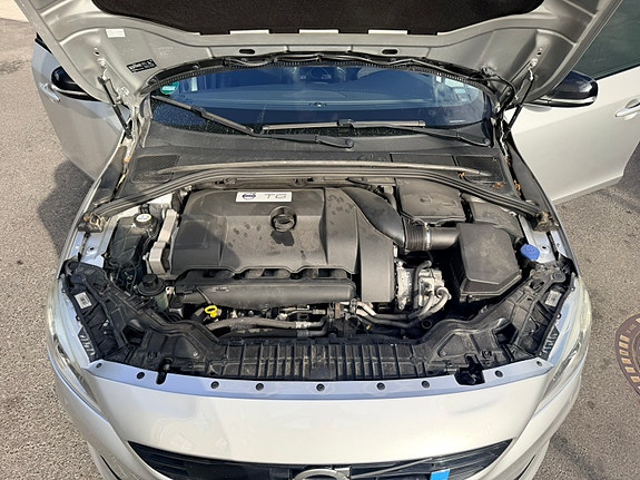 Volvo V60 4 of 9
