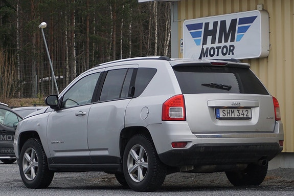 Jeep Compass 9 of 15