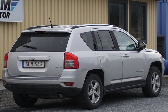 Jeep Compass 11 of 15