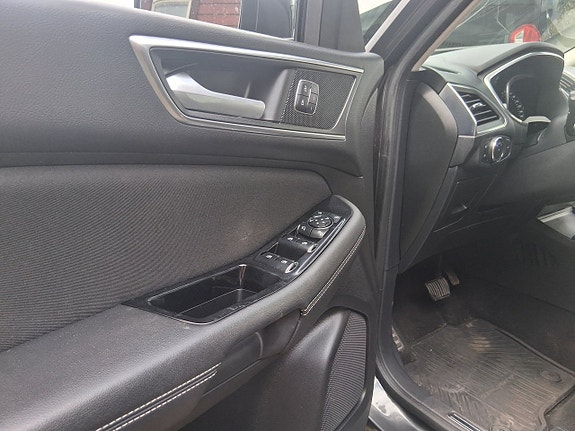 Ford Galaxy 17 of 23