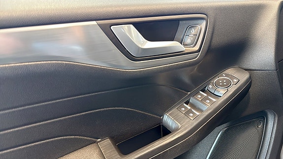 Ford Kuga 11 of 15