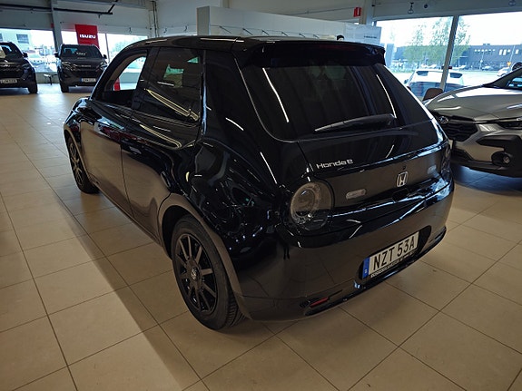 Honda e 4 of 5