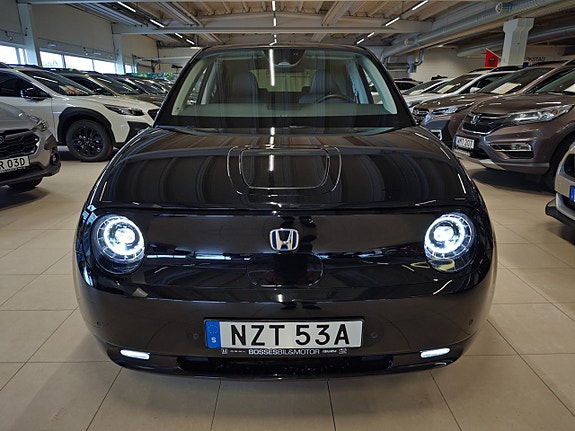 Honda e 2 of 5