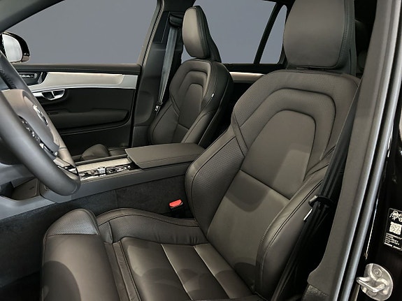 Volvo XC90 5 of 15