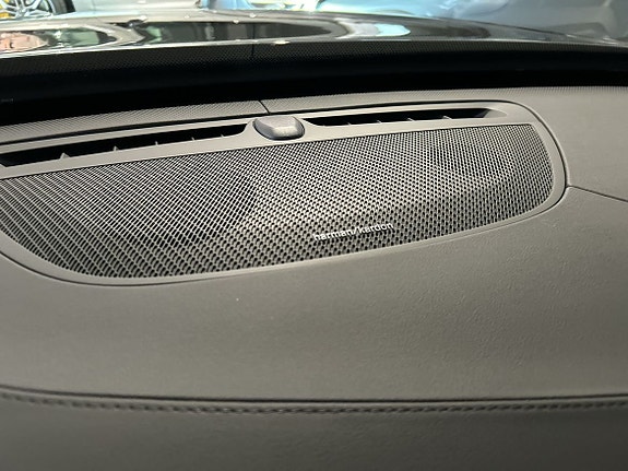Volvo XC90 13 of 15