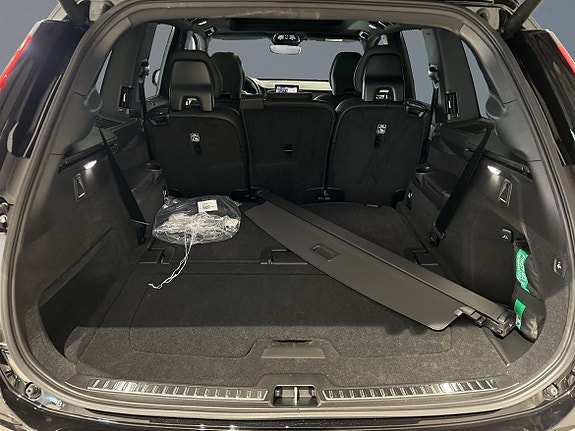 Volvo XC90 8 of 15