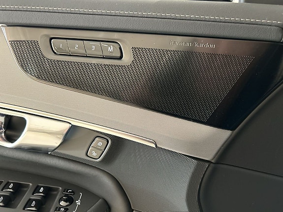 Volvo XC90 12 of 15