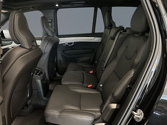 Volvo XC90 7 of 15