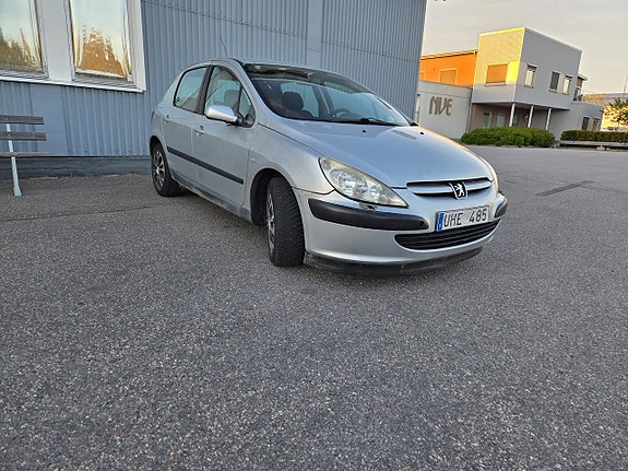 Peugeot 307 2 of 4